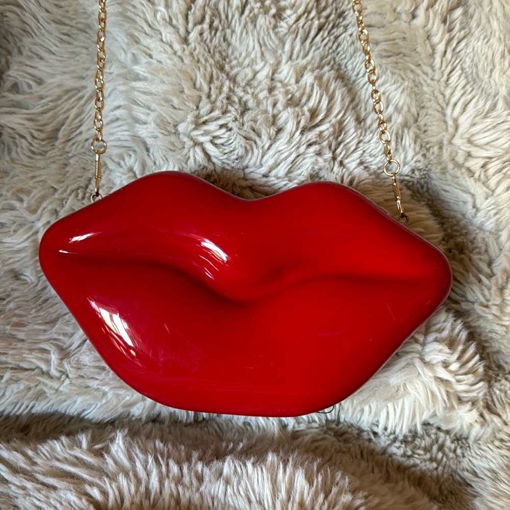 Red lips clutch with chain, original owner